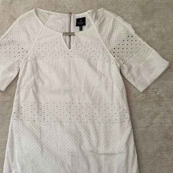 Adrianna Papell White Cotton Eyelet Short Sleeve Shift Dress Size 4 Keyhole Neck - Picture 12 of 14